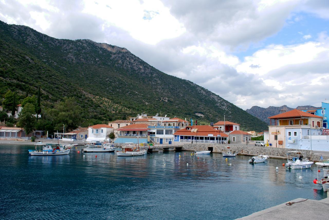 Amera Leonídion Buitenkant foto
